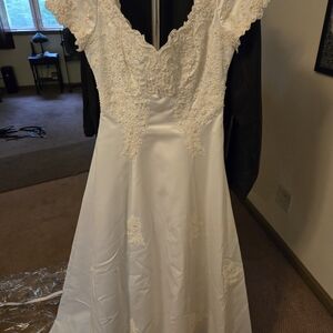 Elegant White Lace Dress